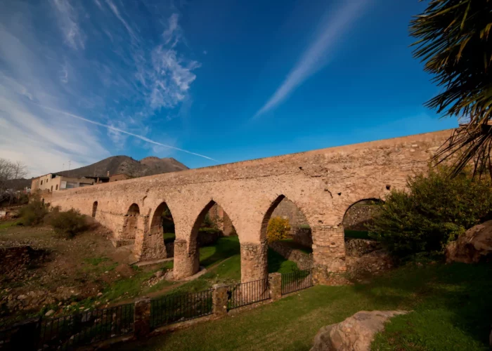 Descobrix el patrimoni urbà i el llegat de l'aigua.